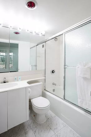Washroom - 426 E 6th St