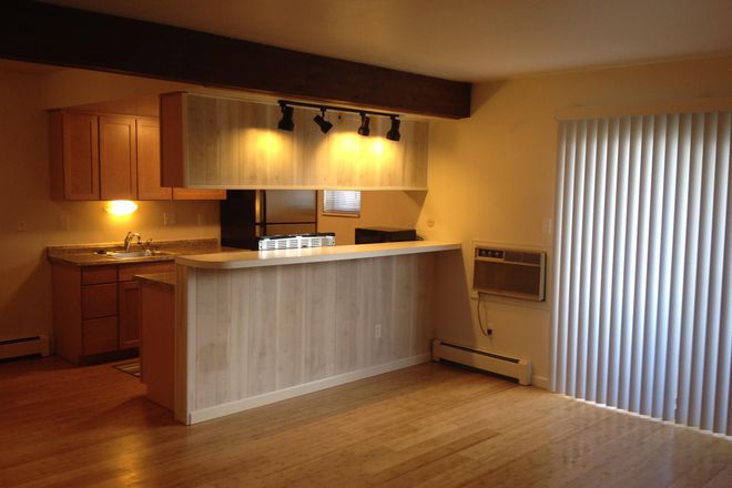 Living area - 2BR/2B Condo available