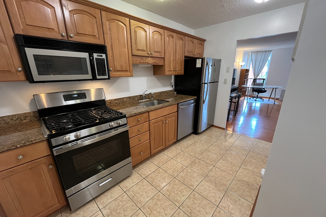 Full Kitchen - FULLY FURNISHED STUDIO - ALL UTILITIES & INTERNET INCLUDED - MINUTES TO LONGWOOD MEDICAL AREA Condo