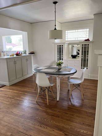 Dining Room - 3 Bedroom/2 Bath House on the Hill - Close to Alpine Modern Cafe