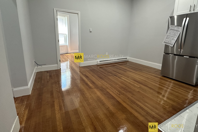 Living Space - Newly Renovated Comm Ave 2 Bed Apartments