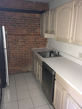 Hub Realty - Recently renovated 2 bedroom, in charming brownstone Apartments