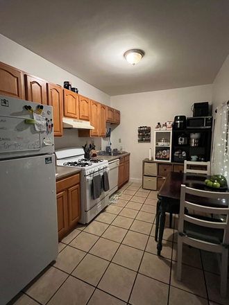 Kitchen - Comfy cozy apartment (very good deal $)