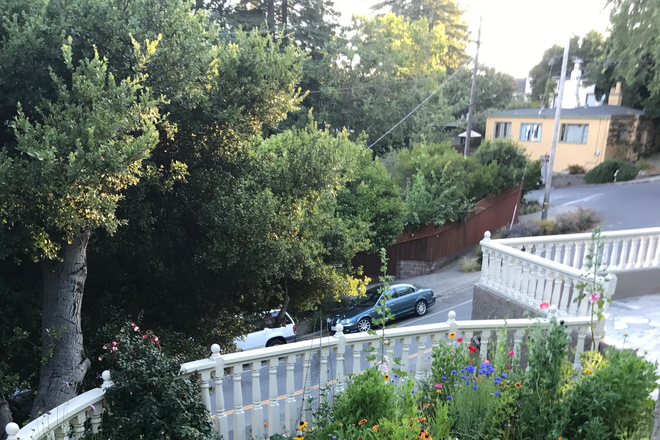 Front Garden - 1 bdrm furnished in-law unit (appx 600 sq ft)