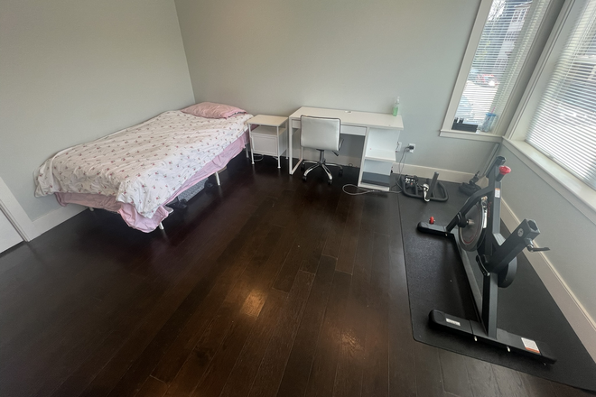 Bedroom for Rent - Looking for Housemate to share 2Bed/2Bath apartment for rent ($1750) in East Boston Apartment.