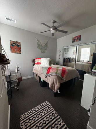 Private bedroom w/ spacious closet - Room Available! | New & Modern Apartment