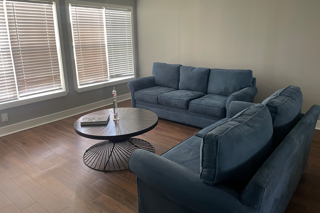 Shared living room space - Condo close to campus and Downtown Boca
