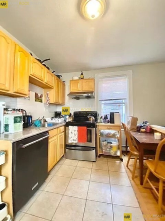 Kitchen - South End 3 Bed Warwick St Apartments