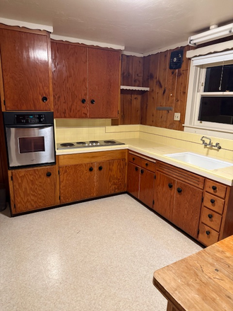 Kitchen sink, range and oven - One Bedroom ground floor apartment-easy walk to UC.  Large garden shared with other residents