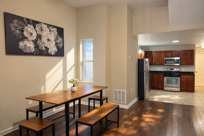 Dinning Room - Townhouse Next to JHU Campus