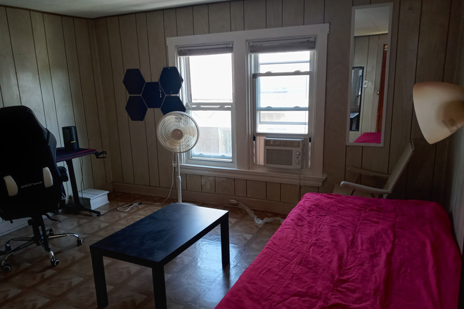 bedroom - Cozy room in 4BR/2 baths, 2 floors, all inclusive, walk to UC Duplex
