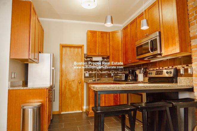 A - LAST MINUTE LISTING Apartments