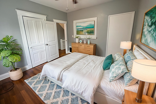 Room - Immaculate 6 Bed 2 Bath with two kitchens House