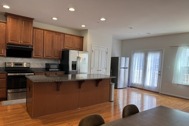 Kitchen - Comfy & Spacious Town House in Greenbelt | looking for Roommates