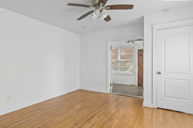 Bedroom - House on Wroxton (close to campus) SUMMER 2026 Sublease C