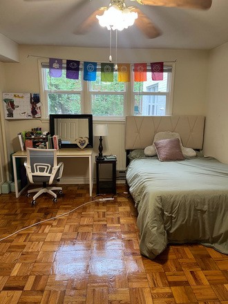 Furnished Bedroom Available - LEASE TAKEOVER for a cozy room in a 2bed/1bath in Rossyln available mid-Oct to November 1st.