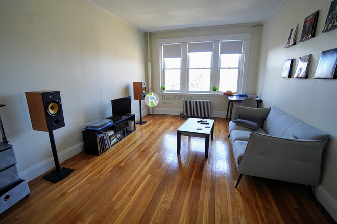 1 - SEPT 2025 Cleveland Circle 2bed NO FEE〡H/HW Includ.〡Elevator〡Cats OK〡Parking Apartments