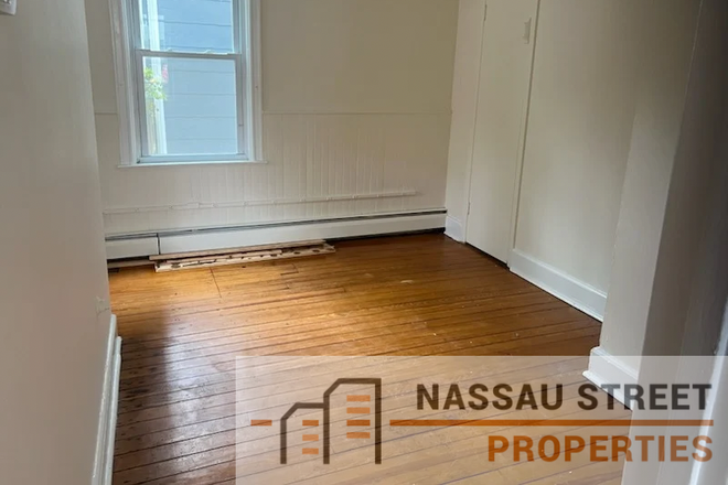 Bedroom - Studio apt-Park Pl-Princeton