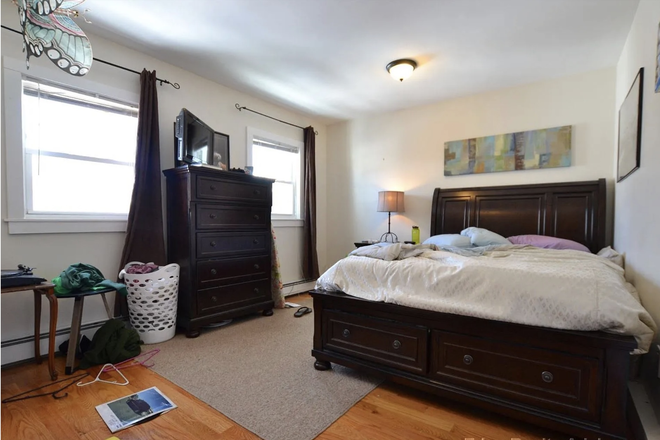 Bedroom - 8 Lane Park large single room with half bath Townhome