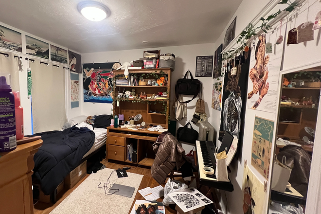 bedroom - Near Medford Campus House