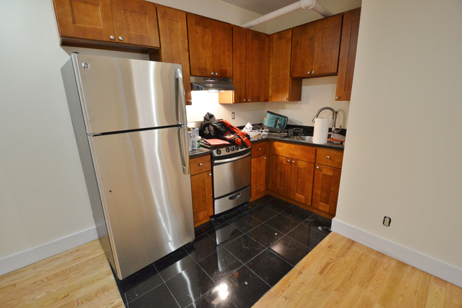 Kitchen - 4 bed on Peterborough St - Modern Apartments Unit With Brick Walls!