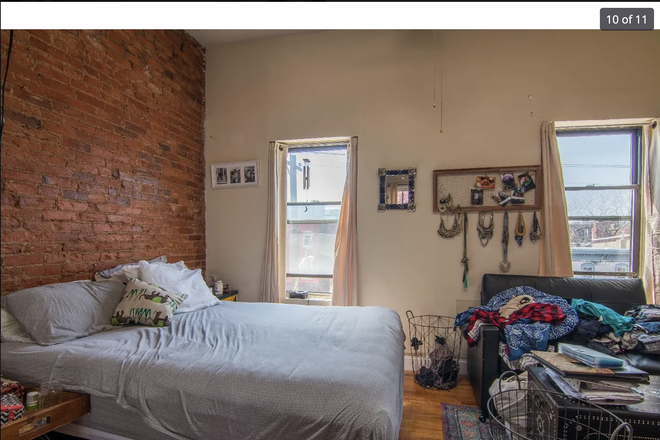 Living Space - Studio Apartment with Large Balcony in Historic Powelton Village