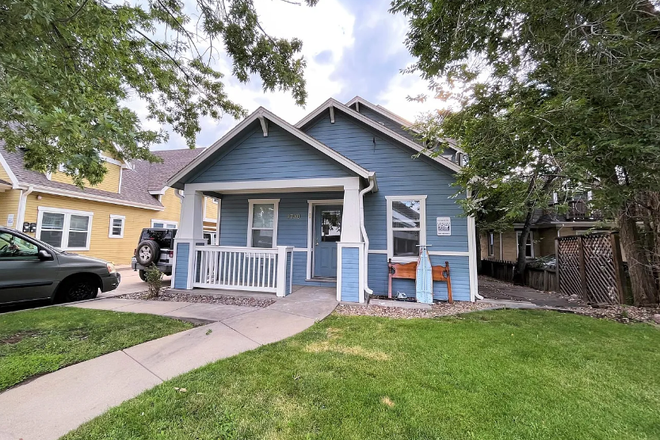 street view - 17th Street House near campus