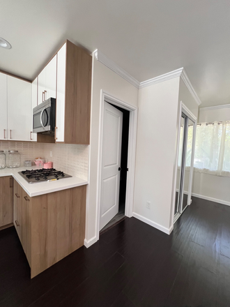 Bathroom door - JADU with pool  separate entrance all utilities included House