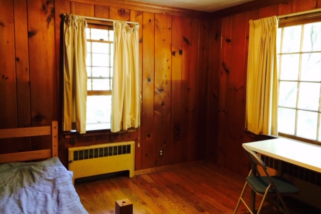 bedroom - One Bedroom for Rent – 7-Minute Walk to UConn Storrs Campus