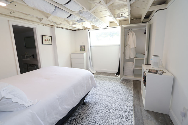 Bedroom - Quiet Private Clean Suite Decatur Near Emory and Hospital CDC House