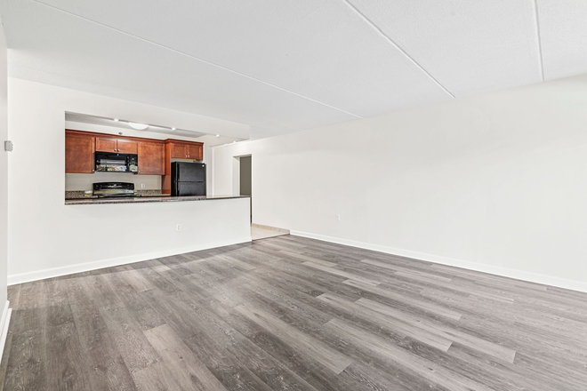 apartment - Large 1BR + Den (900 sq ft) | Premium Building | Below Market Rent Apartments