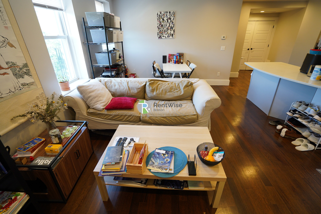 . - Sep 1st_Renovated 3BR/2BA with In-Unit Laundry & Parking Apartments