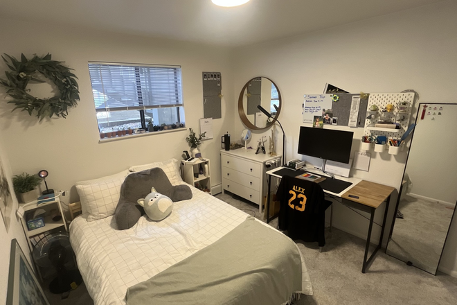 Bedroom - Pepper Tree Condominiums