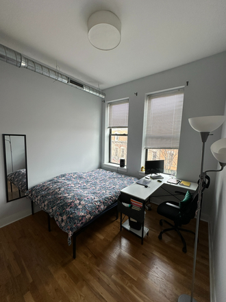 Bedroom - Looking for a sublet starting May 15 – July 31 in Pilsen apartment!