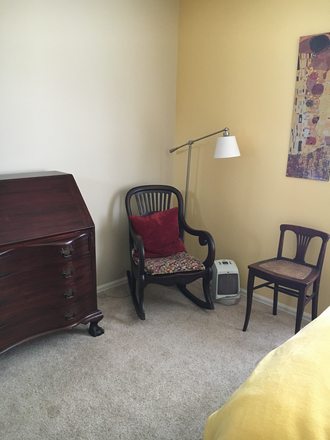 Bedroom - Bedroom with Private Bath - MacArthur House