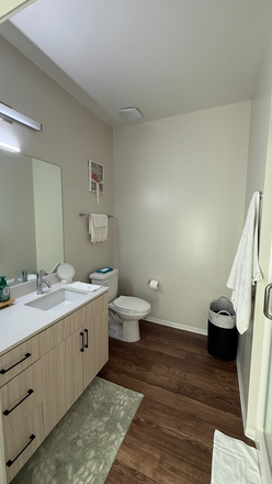 Bathroom - Nine31 Apartments, 4X4 Suite B, All Girls, Spring Relet