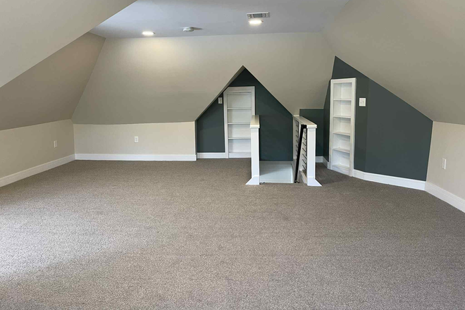 Loft - 3BR apt-Nassau St-Princeton