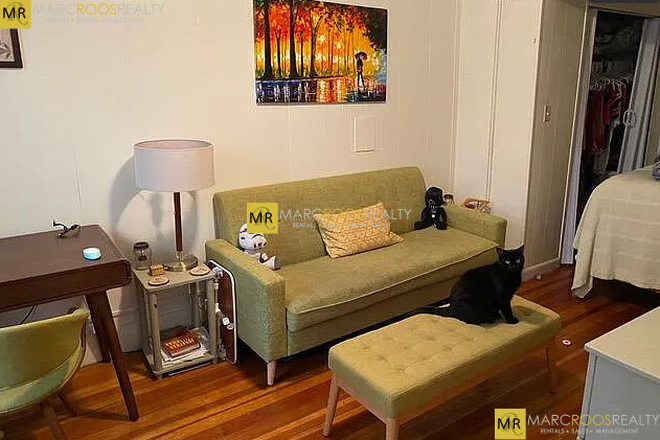 Living Space - Beacon Hill 1 Bed Cambridge St Apartments