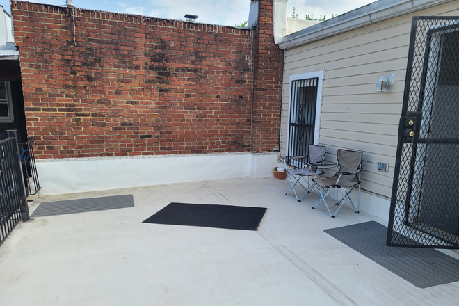 Deck - Studio Apartment