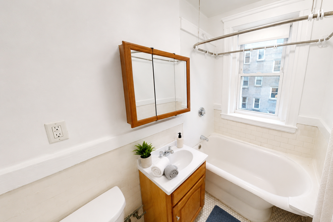 1 - Studio for rent close to campus with alcove 9/1 Apartments