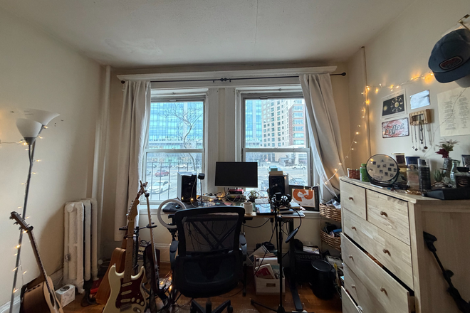 Bedroom 2 - Fenway Apartment 2 Bedroom Split Summer Sublet