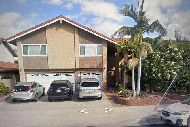 Two stories with pool - House for rent