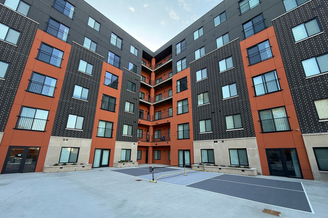 Pickleball court - 4up Luxury Apartments (Spring 2026 Sublease)