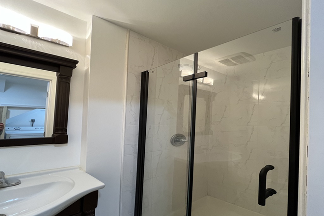 Bathroom - Nice Updated Townhouse