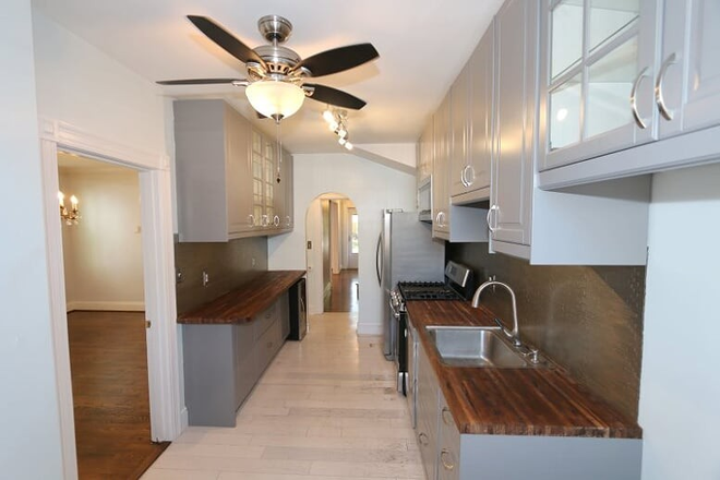Kitchen - Semi-detached Brookland home, 3 Bedroom/ 2 Bathroom w/ parking