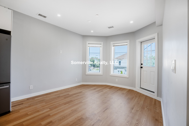 Living Room - Top-Notch Quality 3 Bed 2 Bath in Allston!!