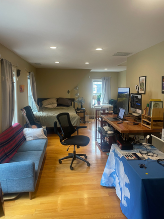 room - 1BR with private bathroom in 4BR / 3.5BR Duplex