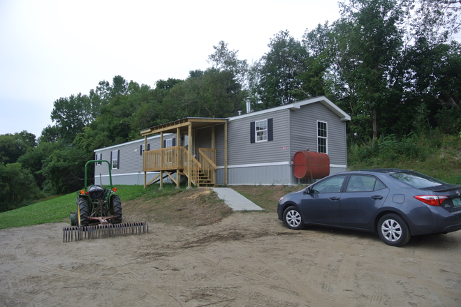 Outside - 3 bedroom 2 bath single home on 3 acres 1875.00/ mo.