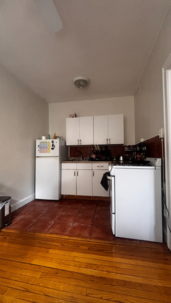 kitchen - West Lunt Avenue