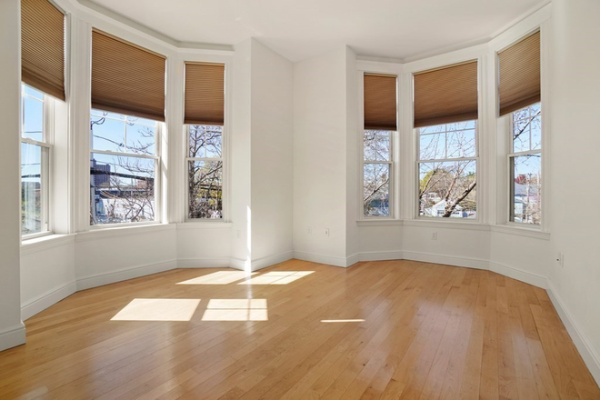 Bed Room - Fully Furnished Room in Modern 2B/2B Condo